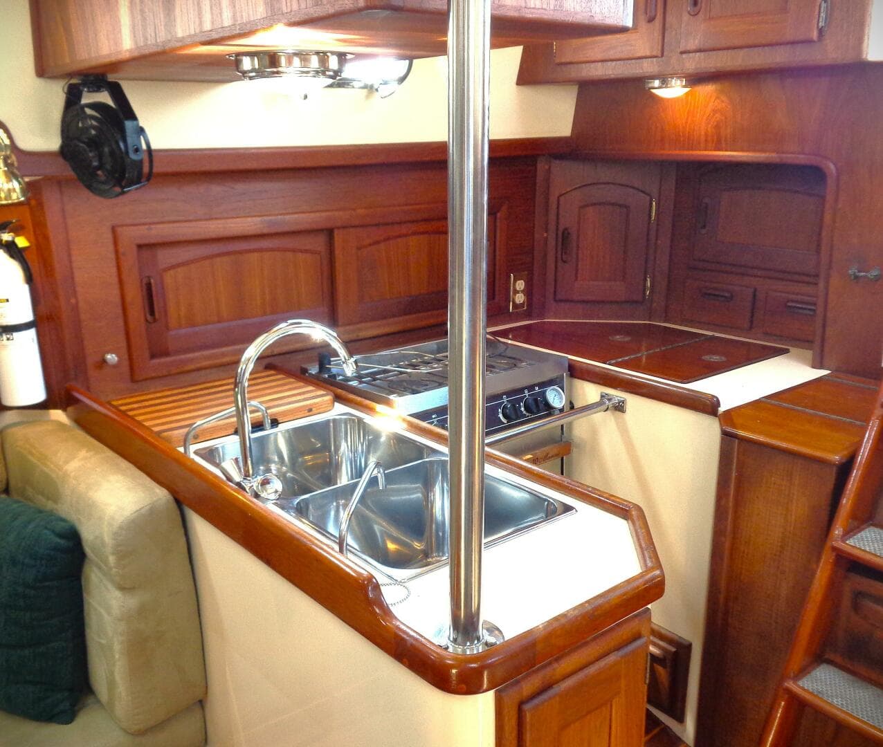 1995 Pacific Seacraft 37