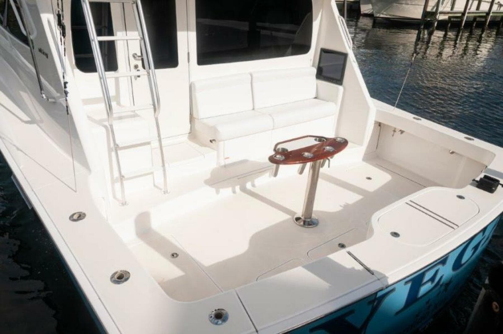 2012 Viking 42 Convertible  Cockpit 6