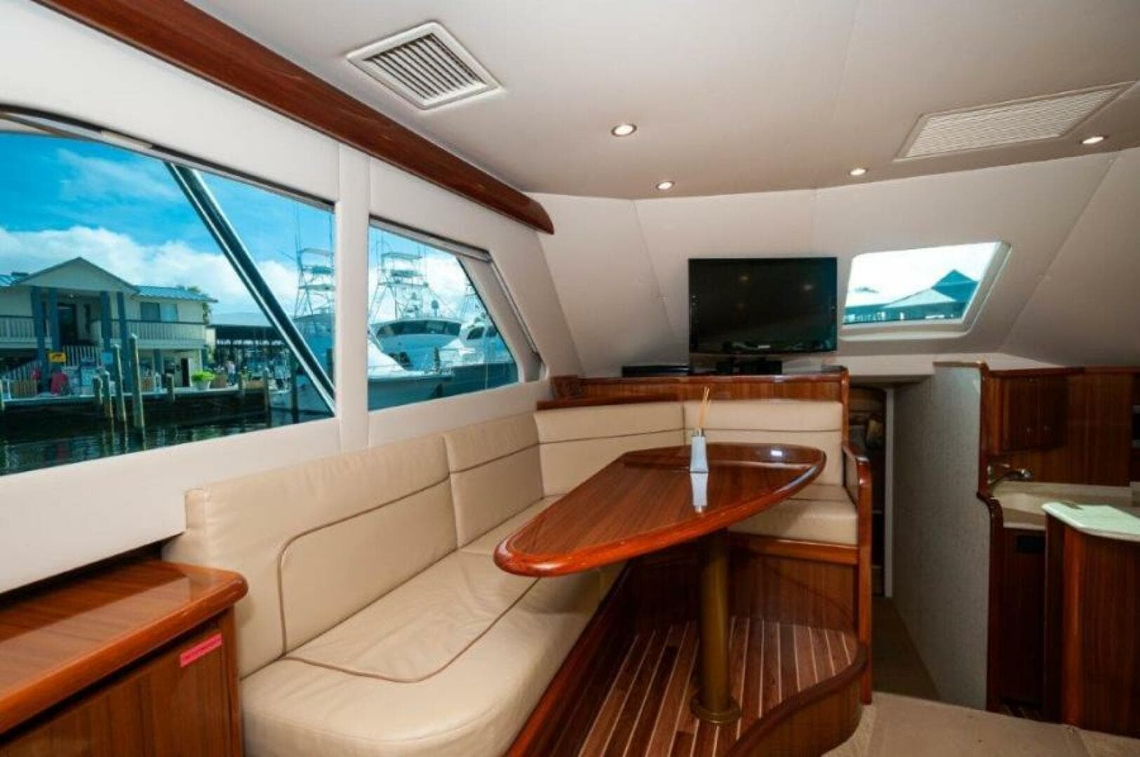 2012 Viking 42 Convertible  Dinette