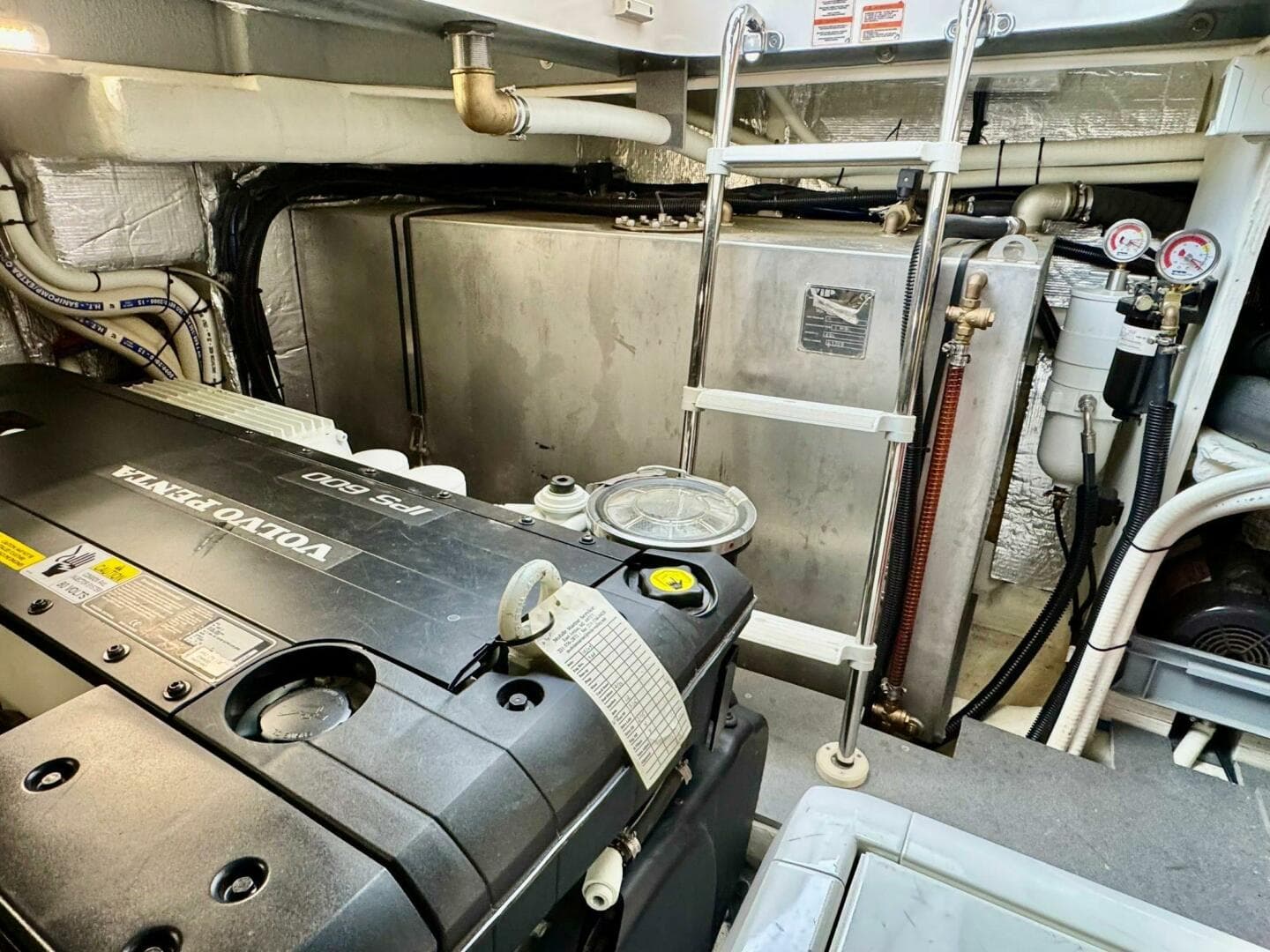 2016 Absolute 45 Sport Yacht