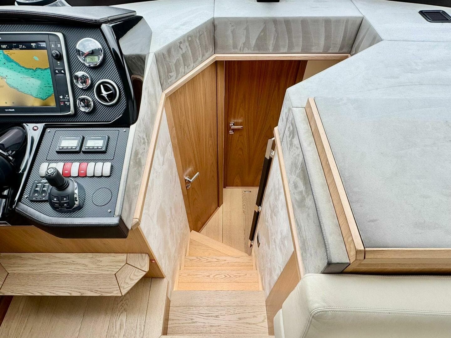 2016 Absolute 45 Sport Yacht