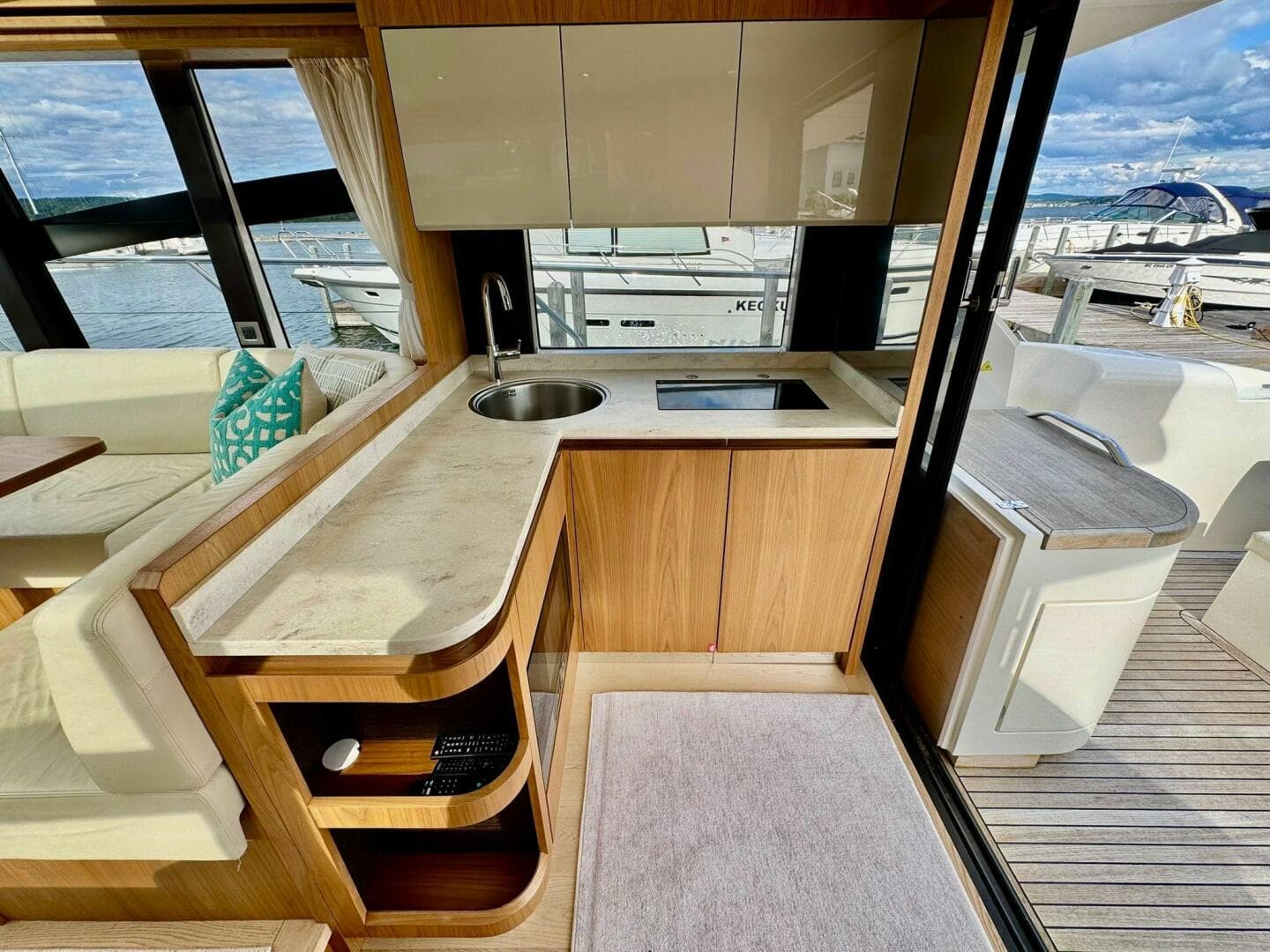 2016 Absolute 45 Sport Yacht