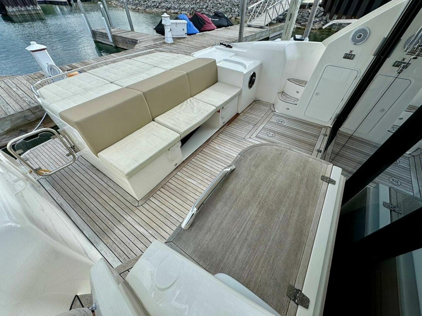 2016 Absolute 45 Sport Yacht