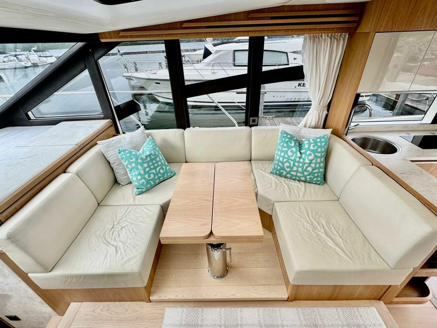 2016 Absolute 45 Sport Yacht