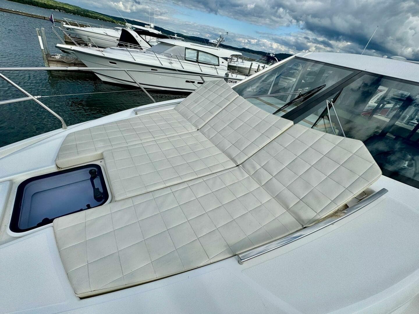 2016 Absolute 45 Sport Yacht