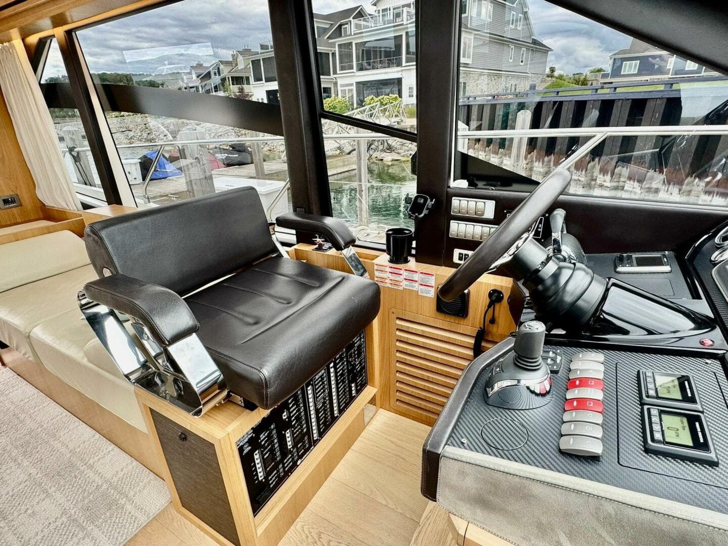 2016 Absolute 45 Sport Yacht