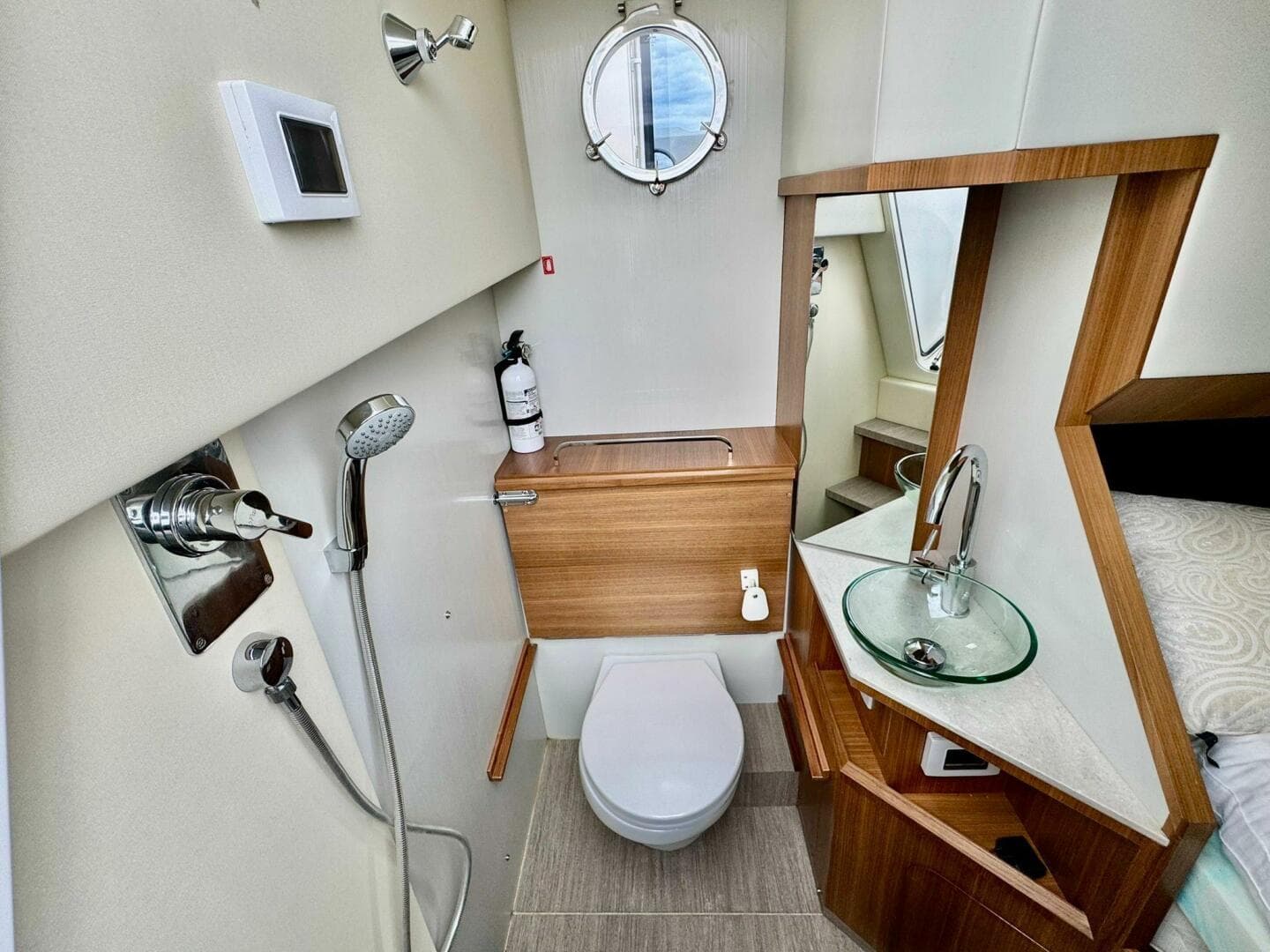 2016 Absolute 45 Sport Yacht