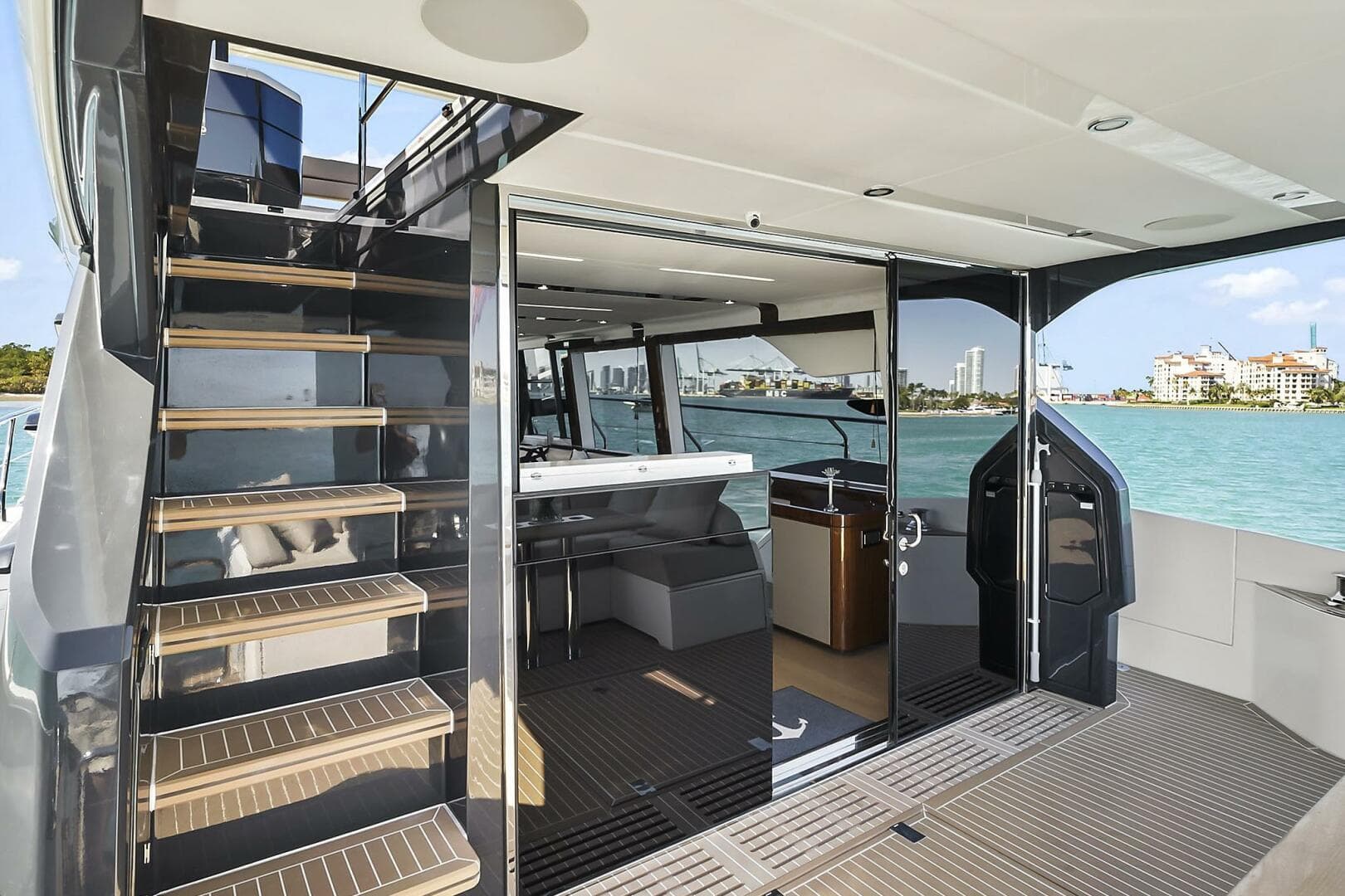 2021 Fairline Squadron 68