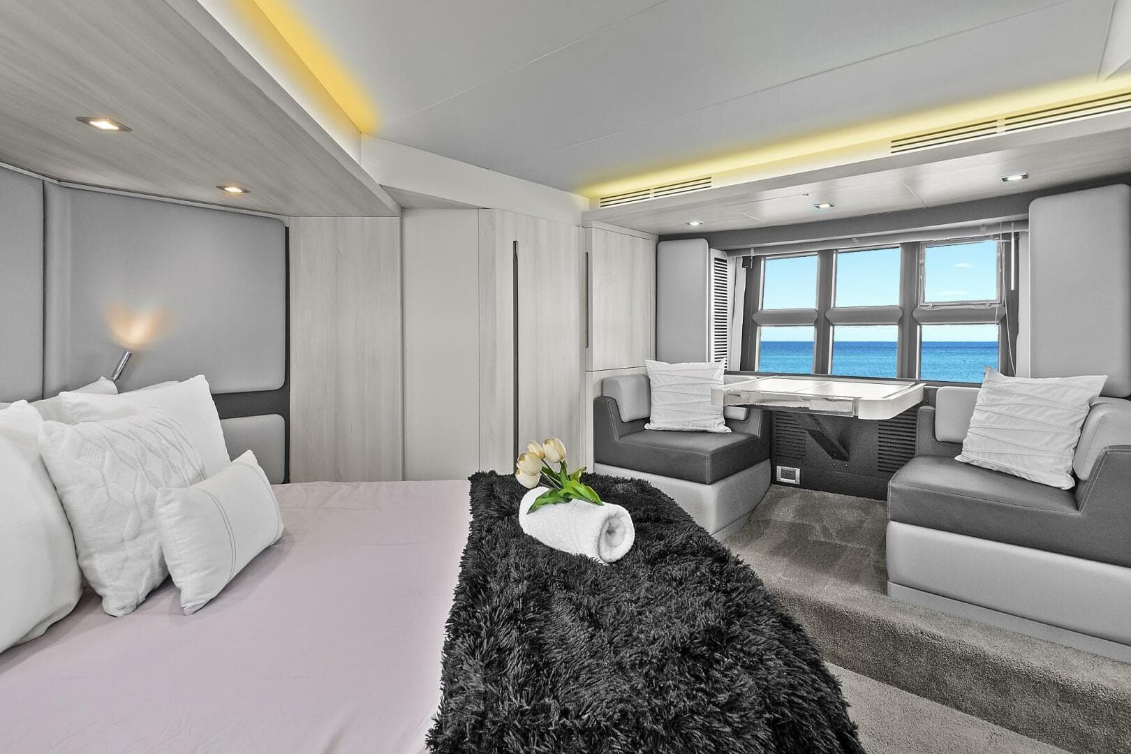 2021 Fairline Squadron 68