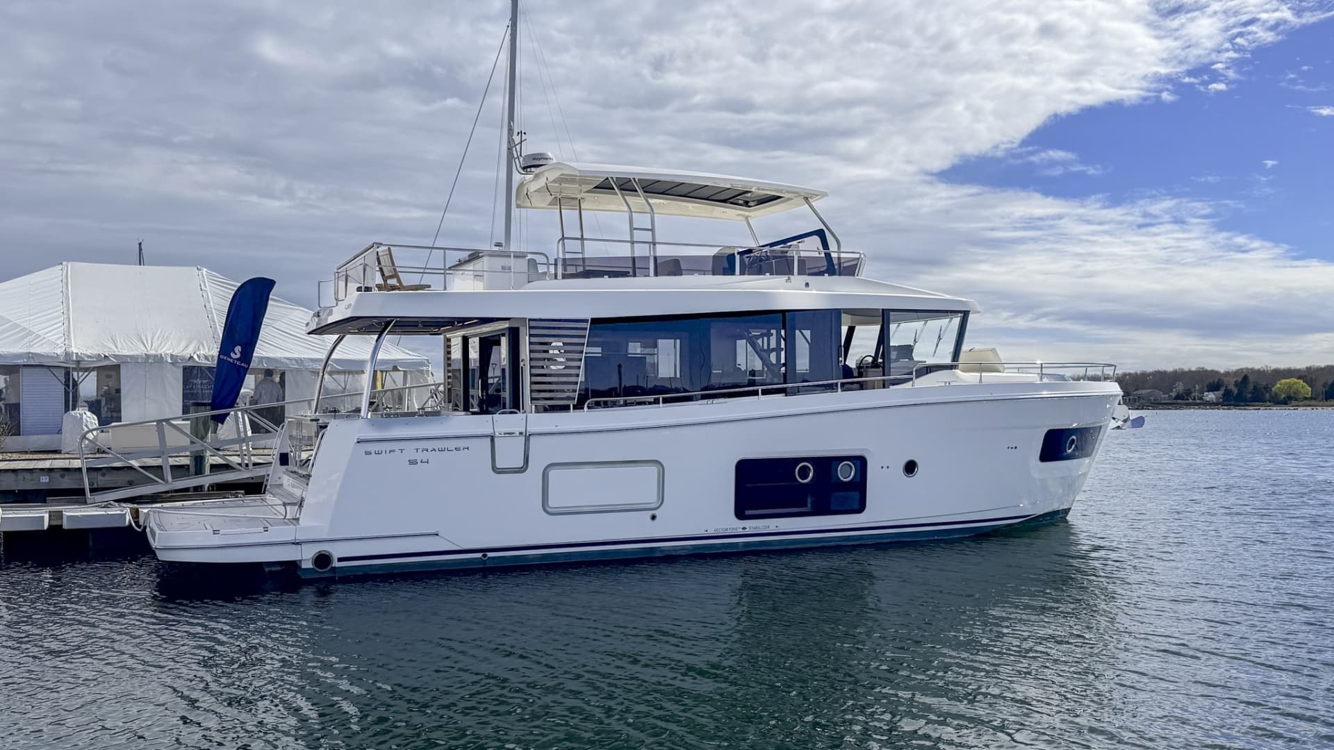 2026 Beneteau Swift Trawler 54