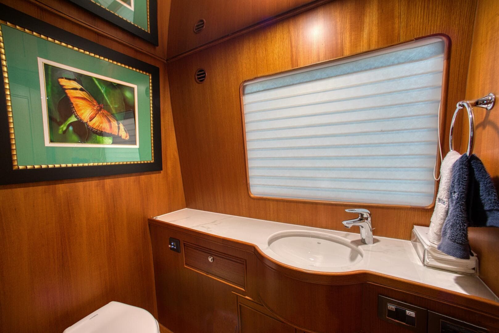 Command Bridge Day Head