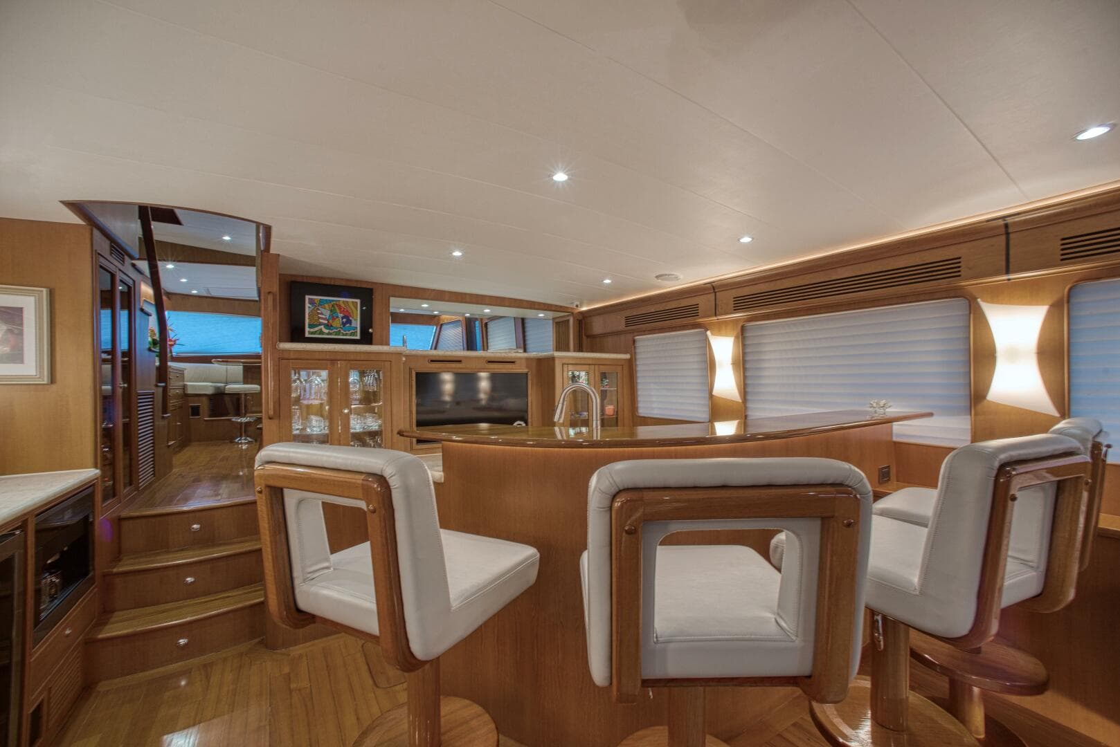 Salon Bar Looking Forward