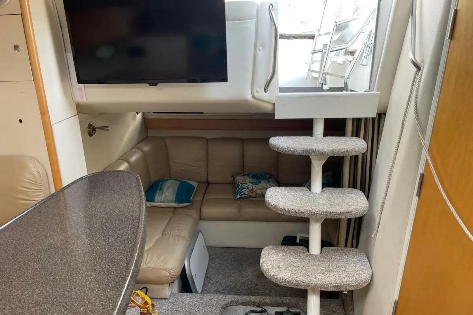 2001 Larson Cabrio 330