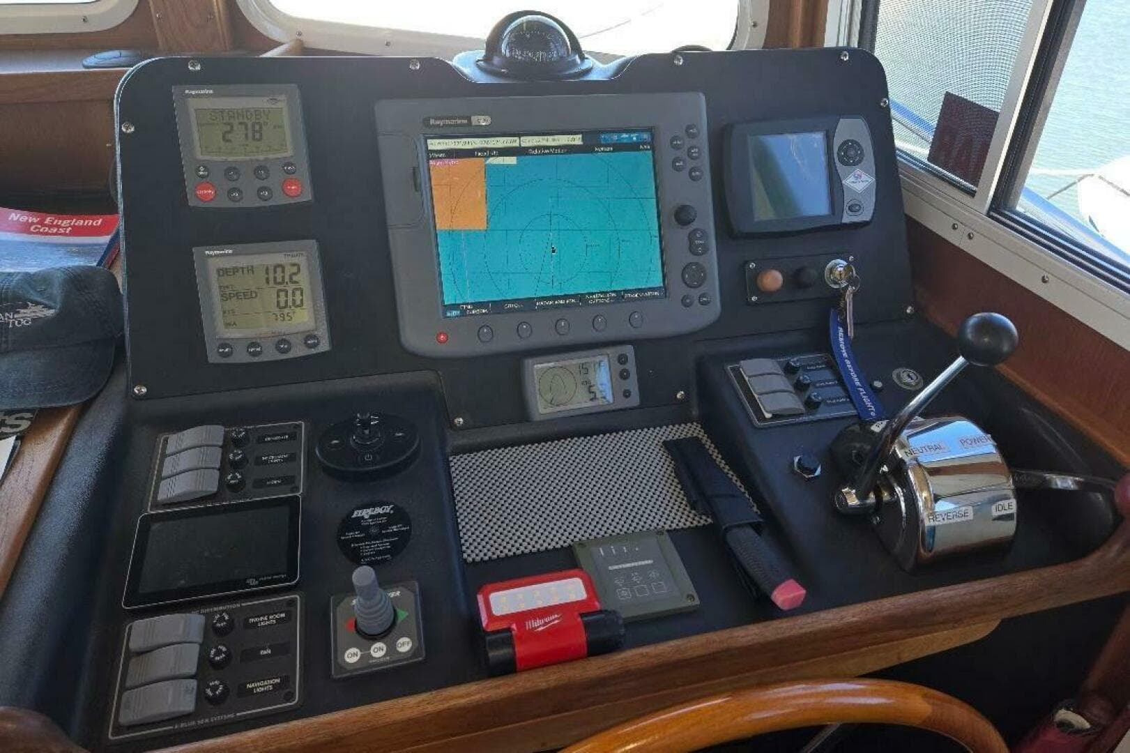 2005 American Tug 34 Pilothouse