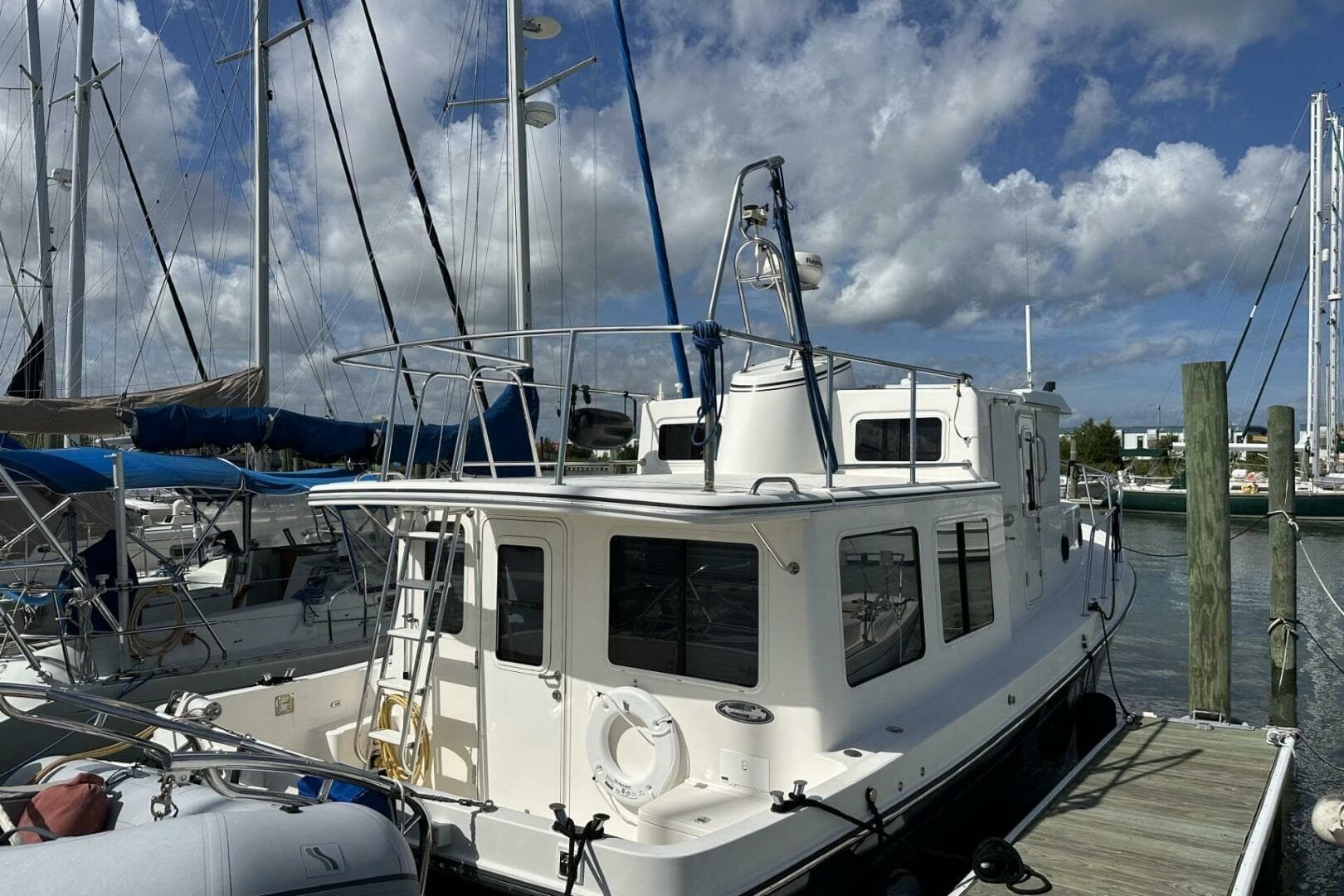 2005 American Tug 34 Pilothouse
