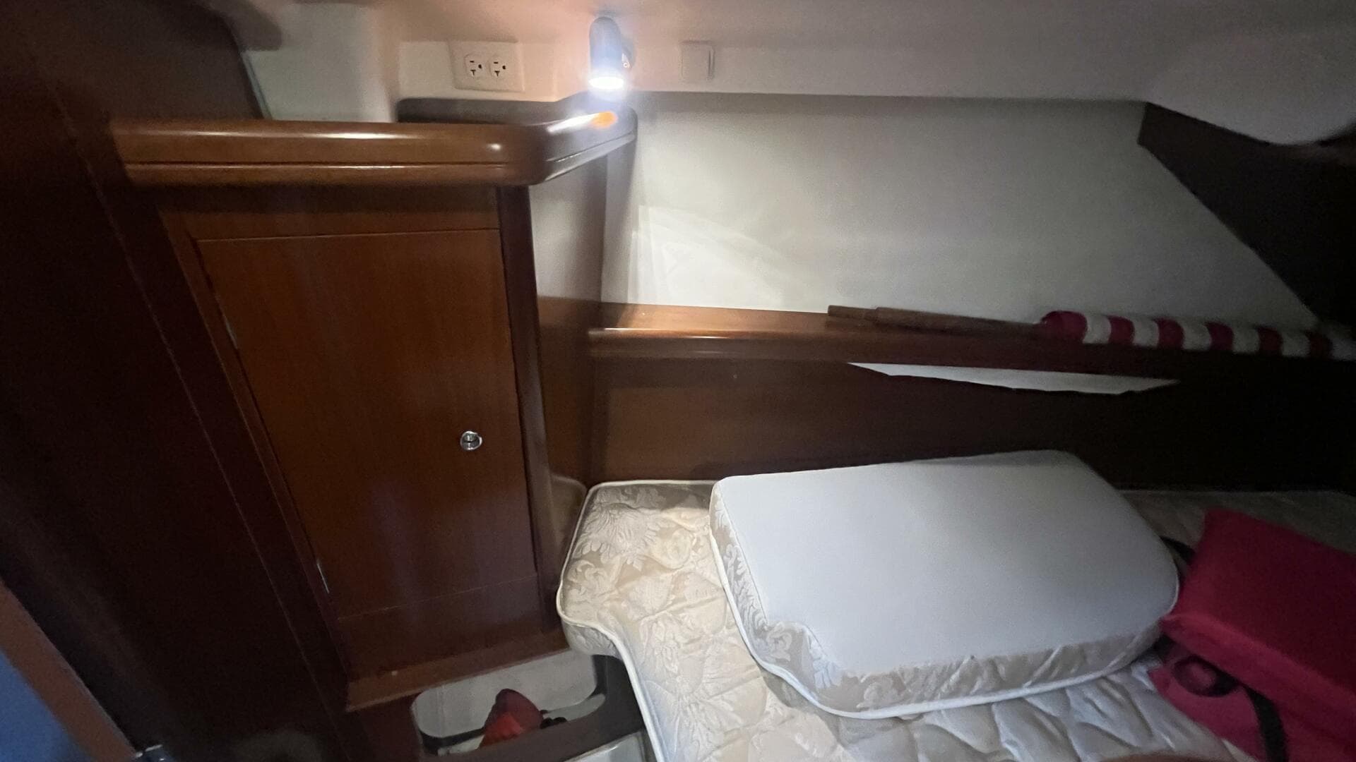 2006 Beneteau Oceanis 323