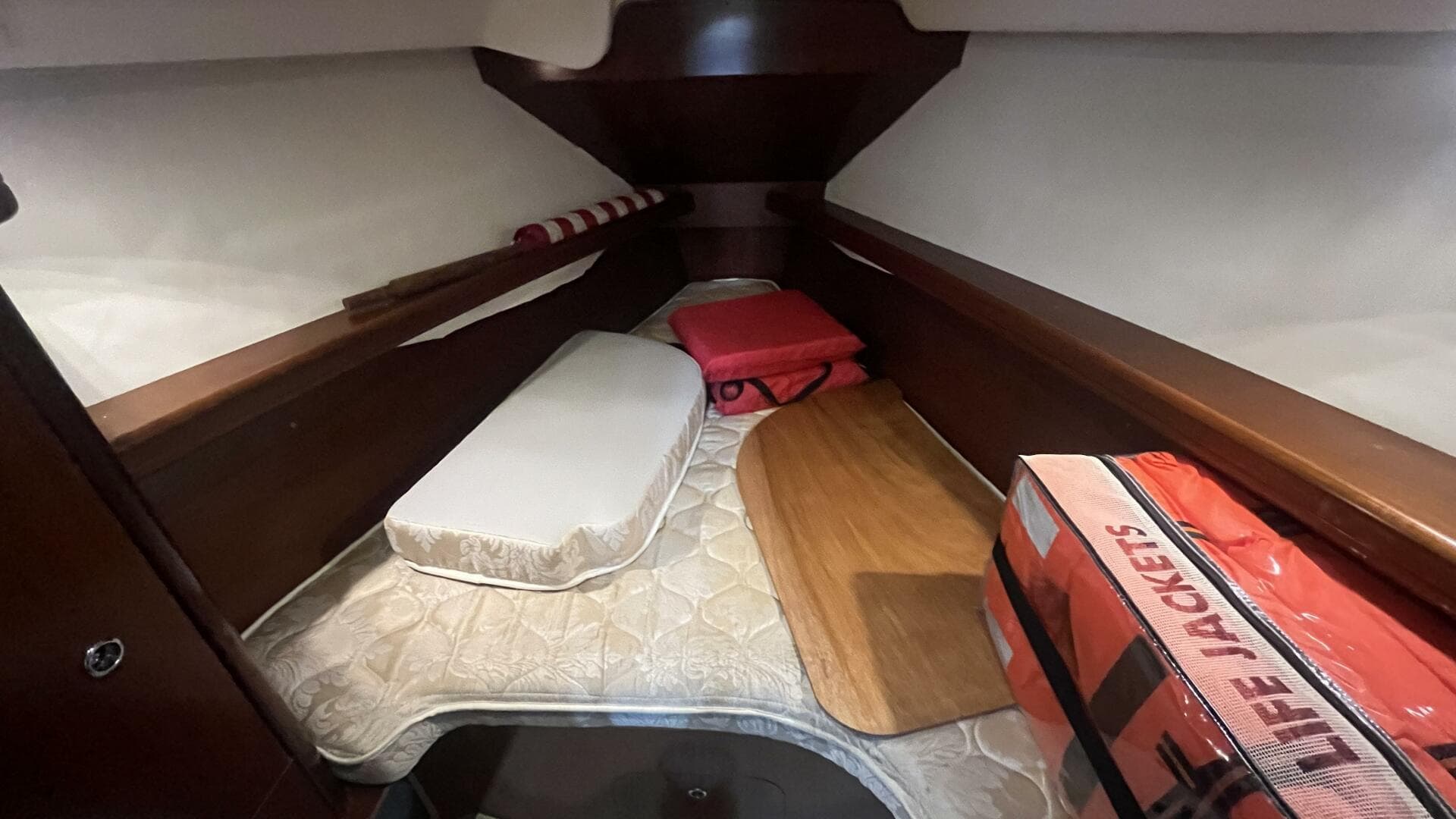 2006 Beneteau Oceanis 323