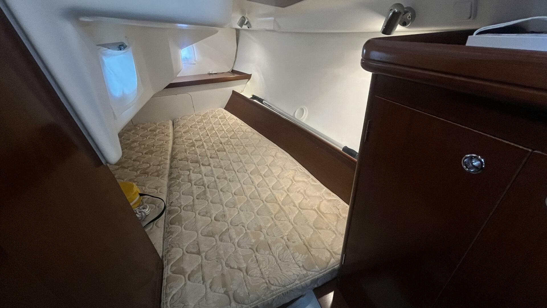 2006 Beneteau Oceanis 323