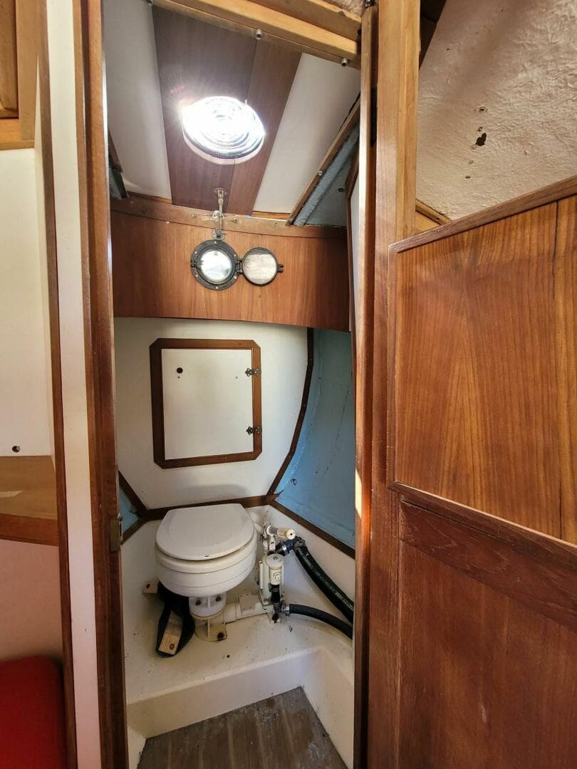 1983 Classic 21' Catboat