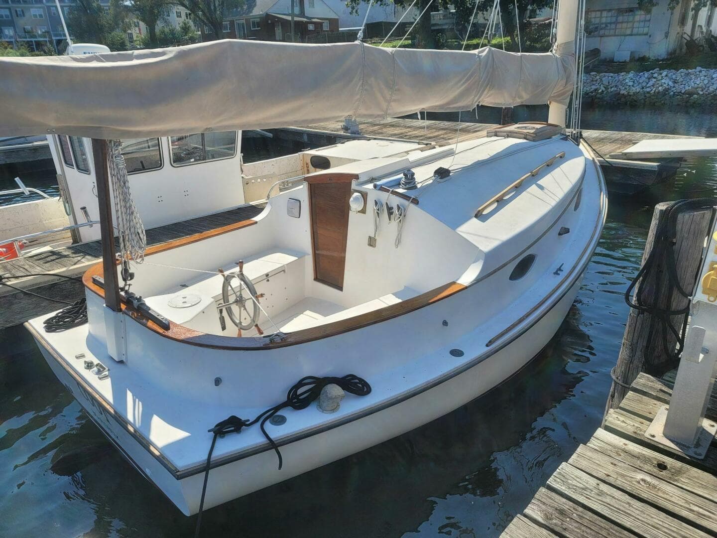 1983 Classic 21' Catboat