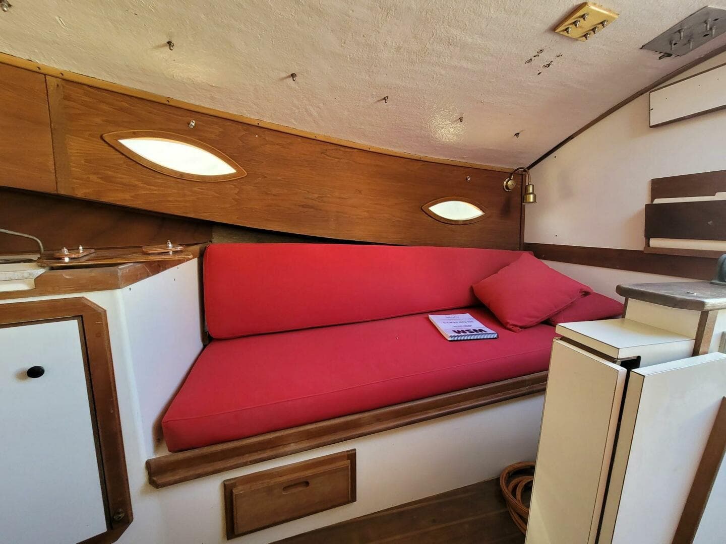 1983 Classic 21' Catboat