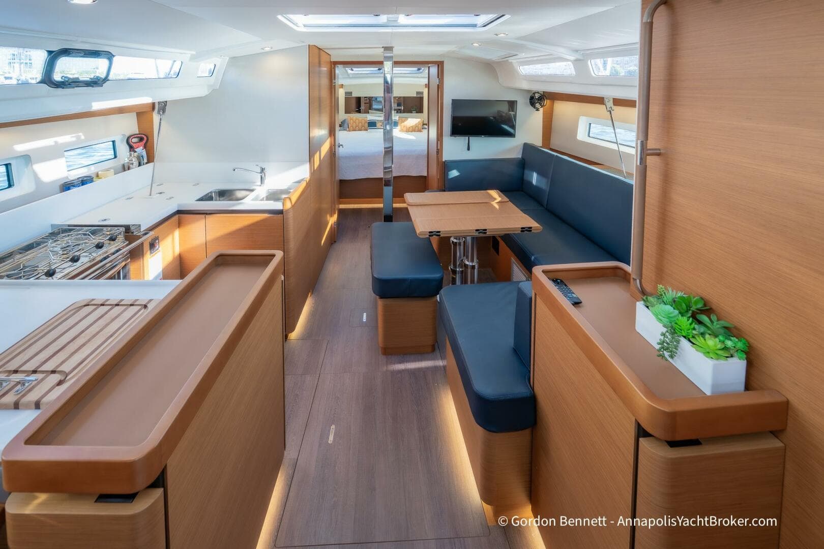 2022 Jeanneau Sun Odyssey 440