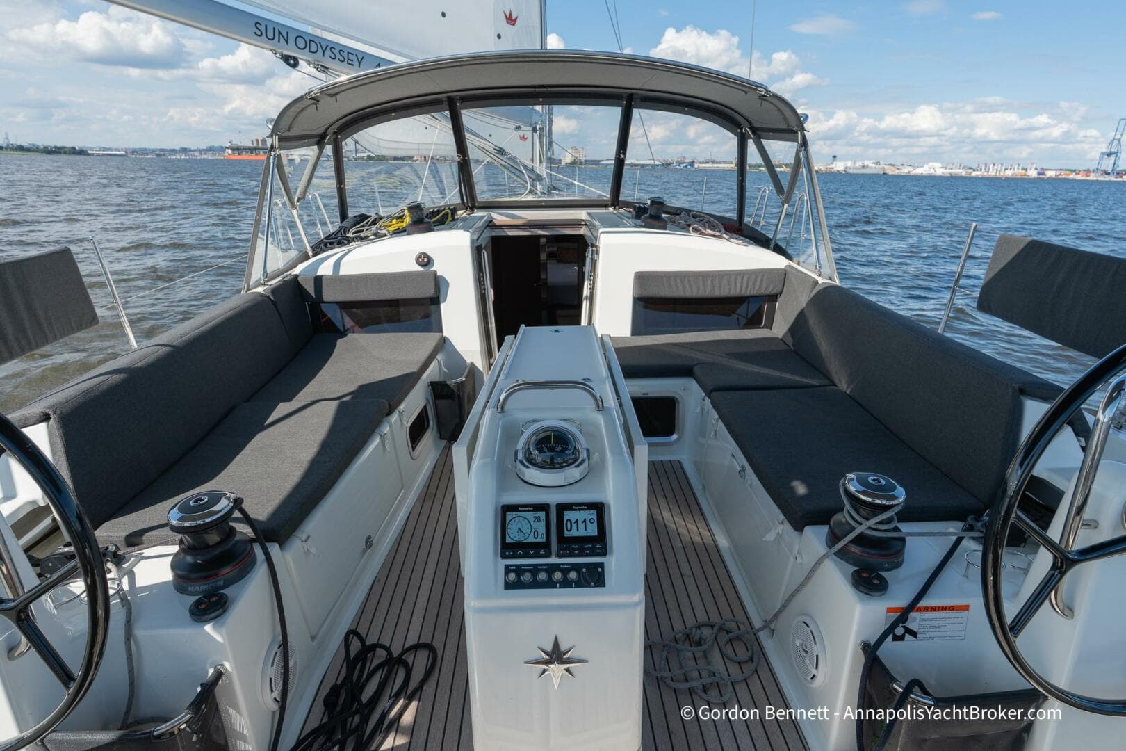 2022 Jeanneau Sun Odyssey 440