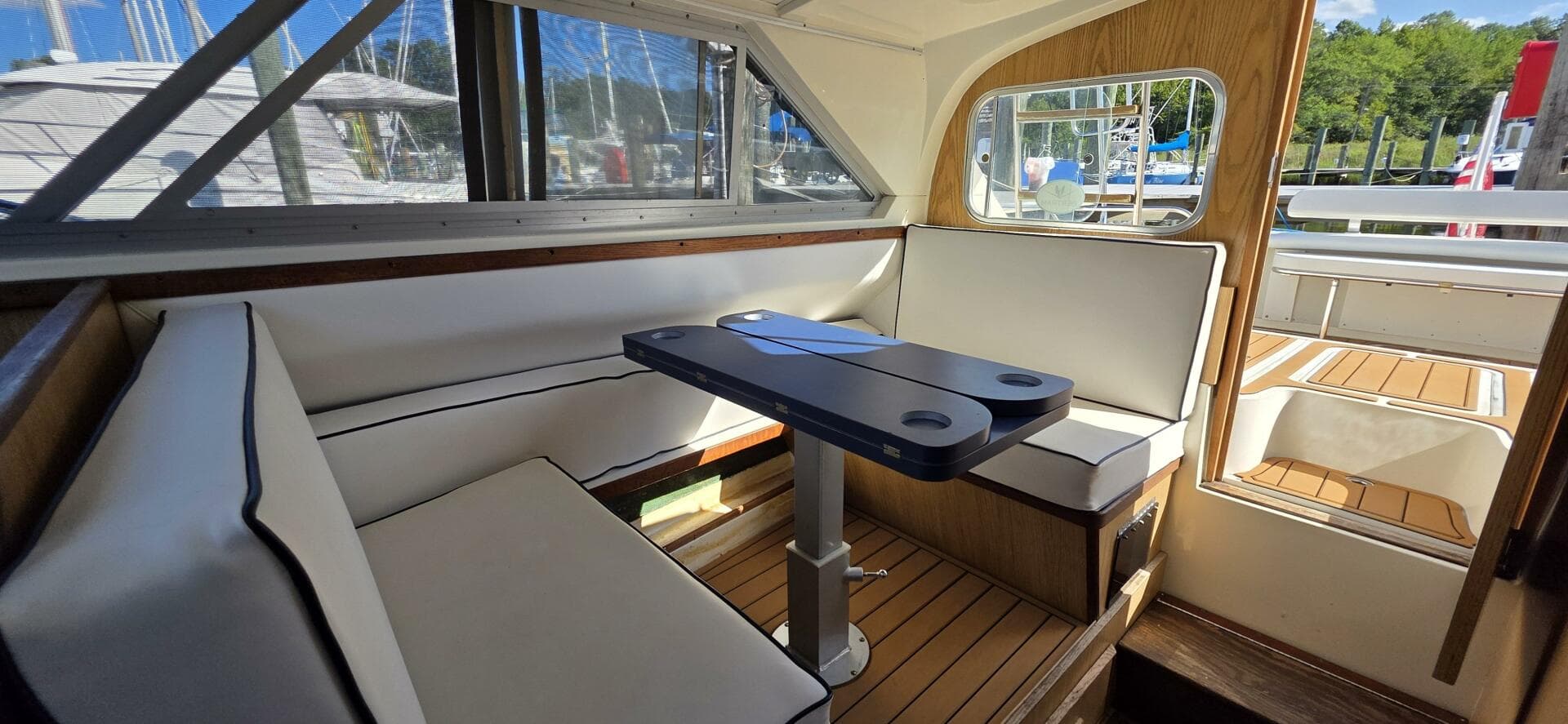 1983 Bertram 28 Flybridge