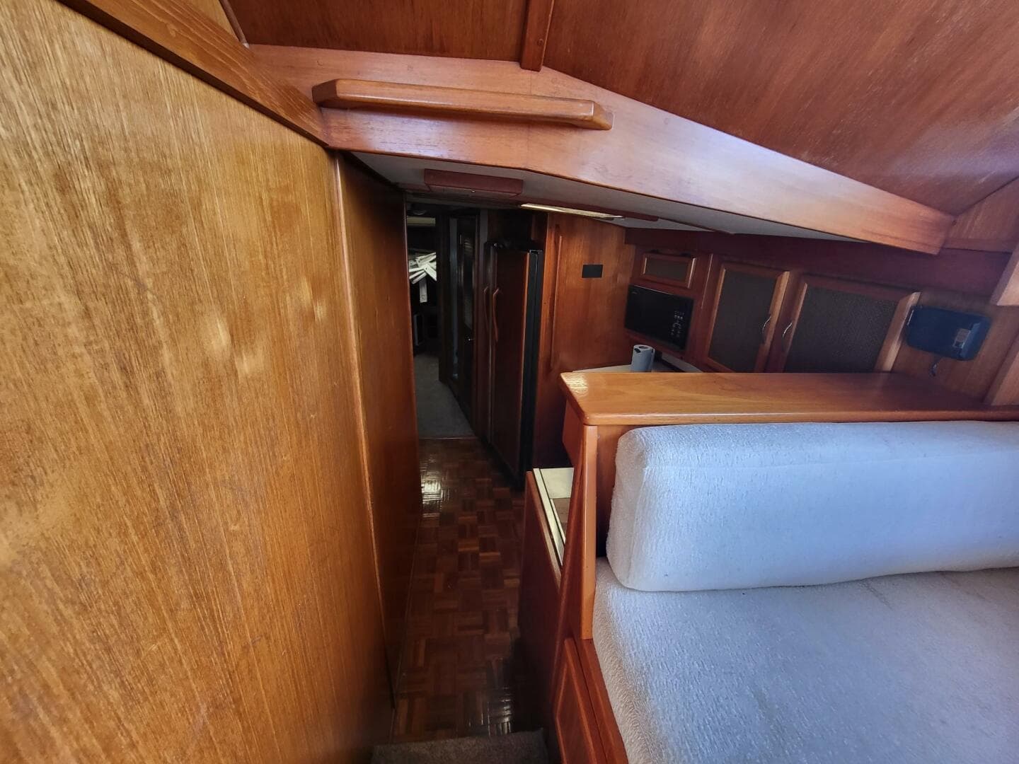 1984 Viking 46 Convertible