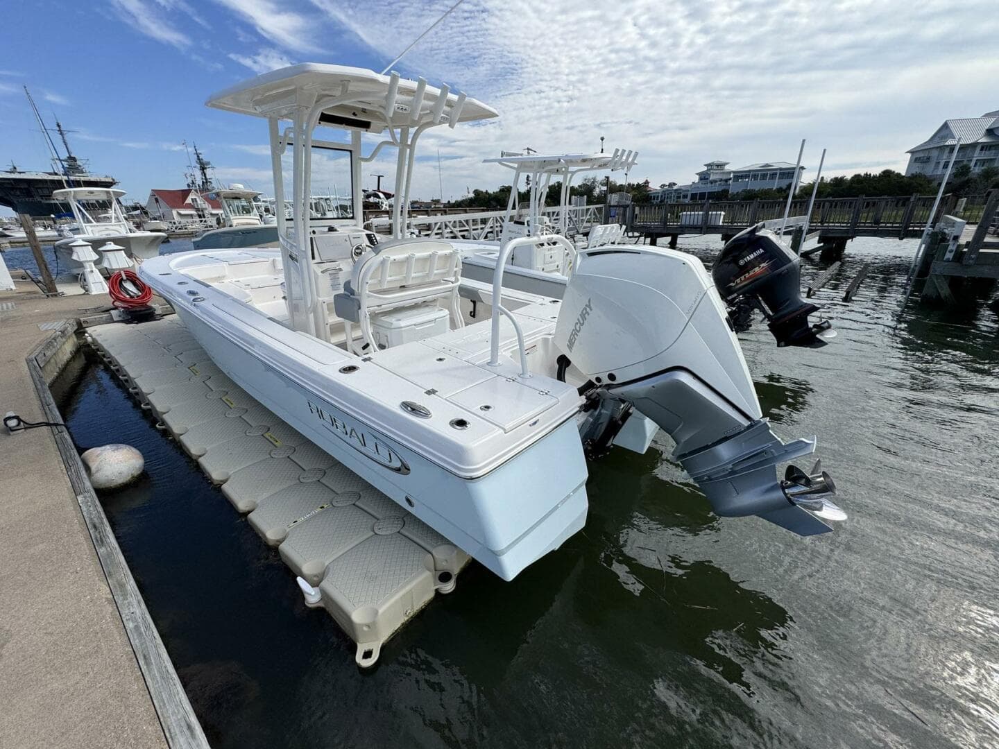 2021 Robalo 246 Cayman