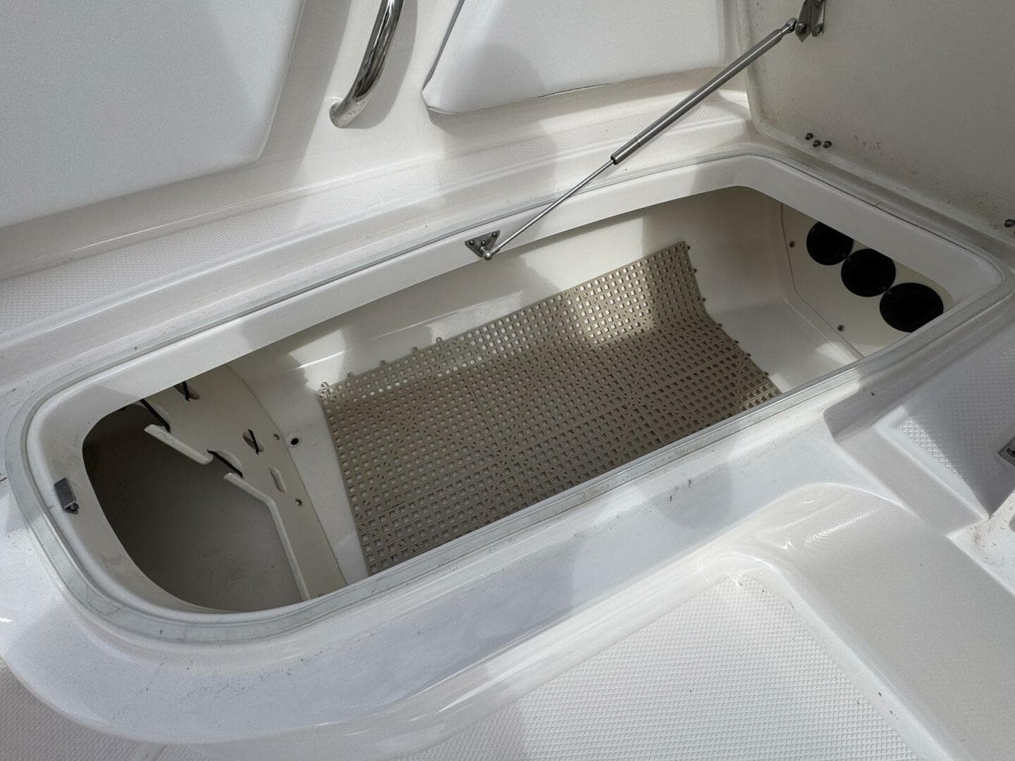 2021 Robalo 246 Cayman