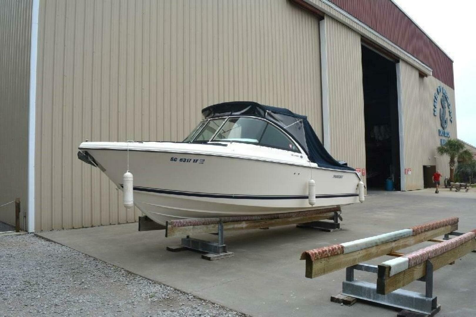 2011 Pursuit DC 265 Dual Console