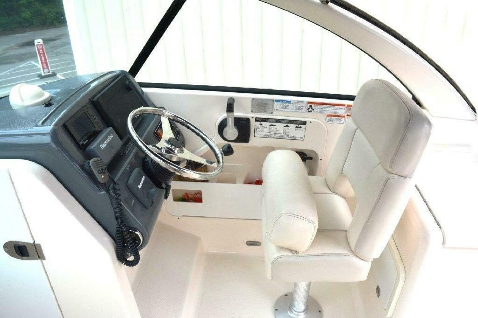 2011 Pursuit DC 265 Dual Console