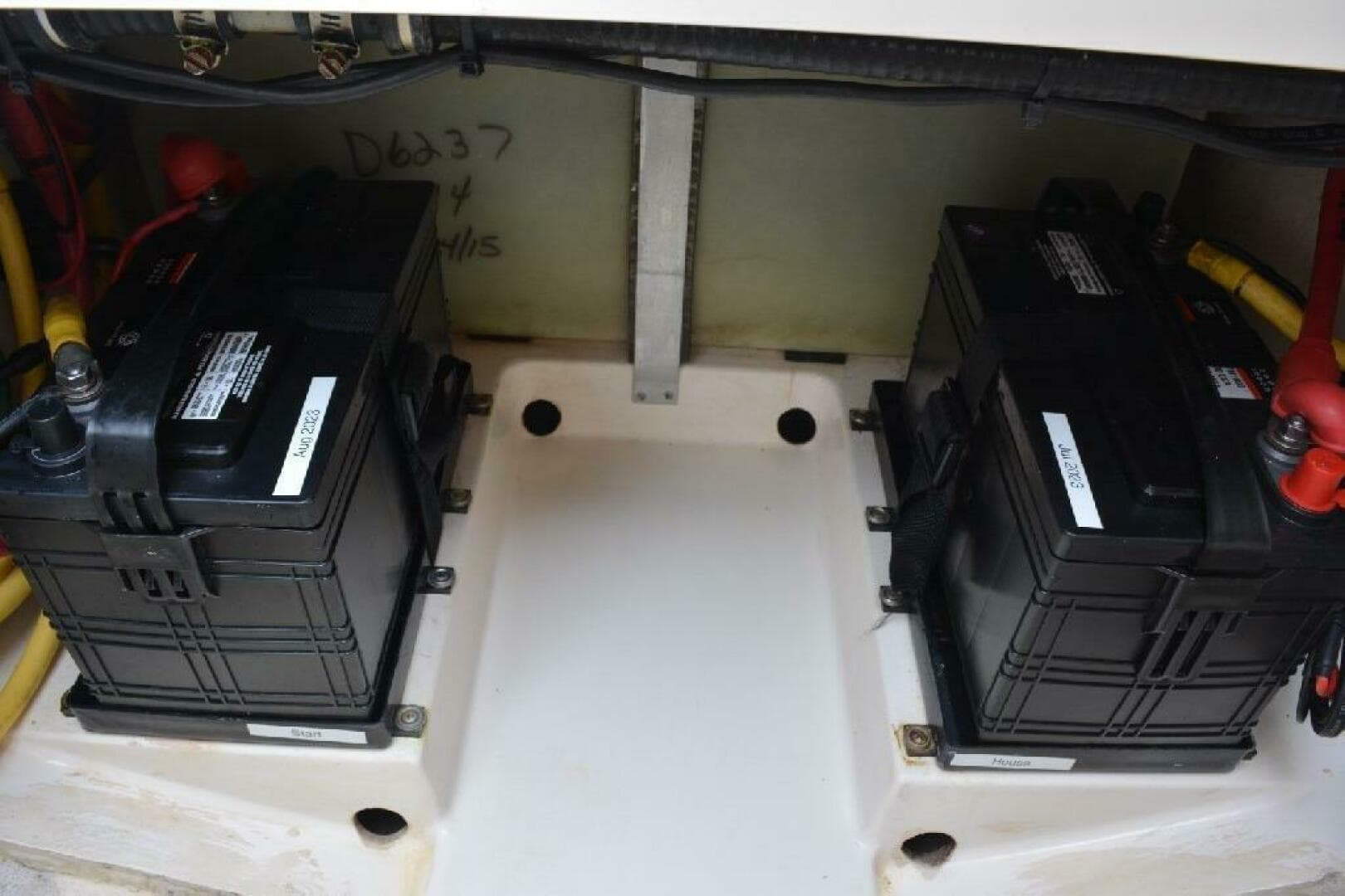 2011 Pursuit DC 265 Dual Console