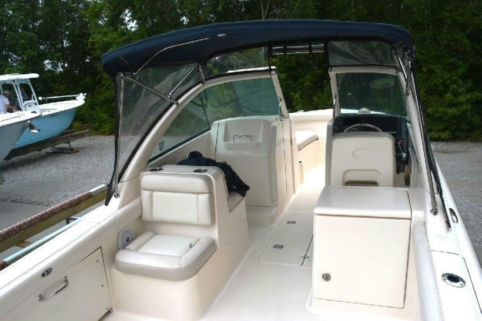 2011 Pursuit DC 265 Dual Console