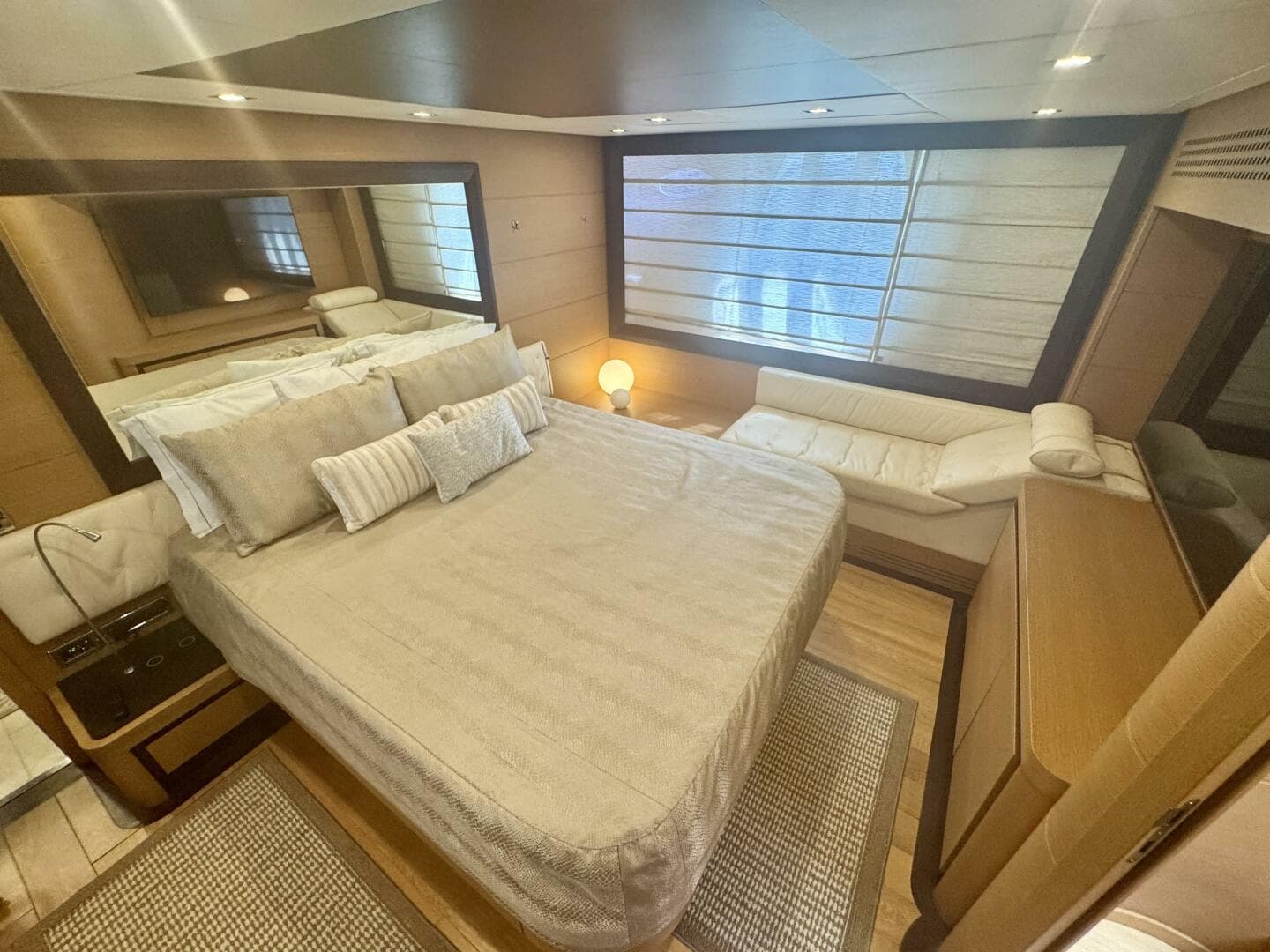 Pershing 72 Uptown Girl- Master Stateroom
