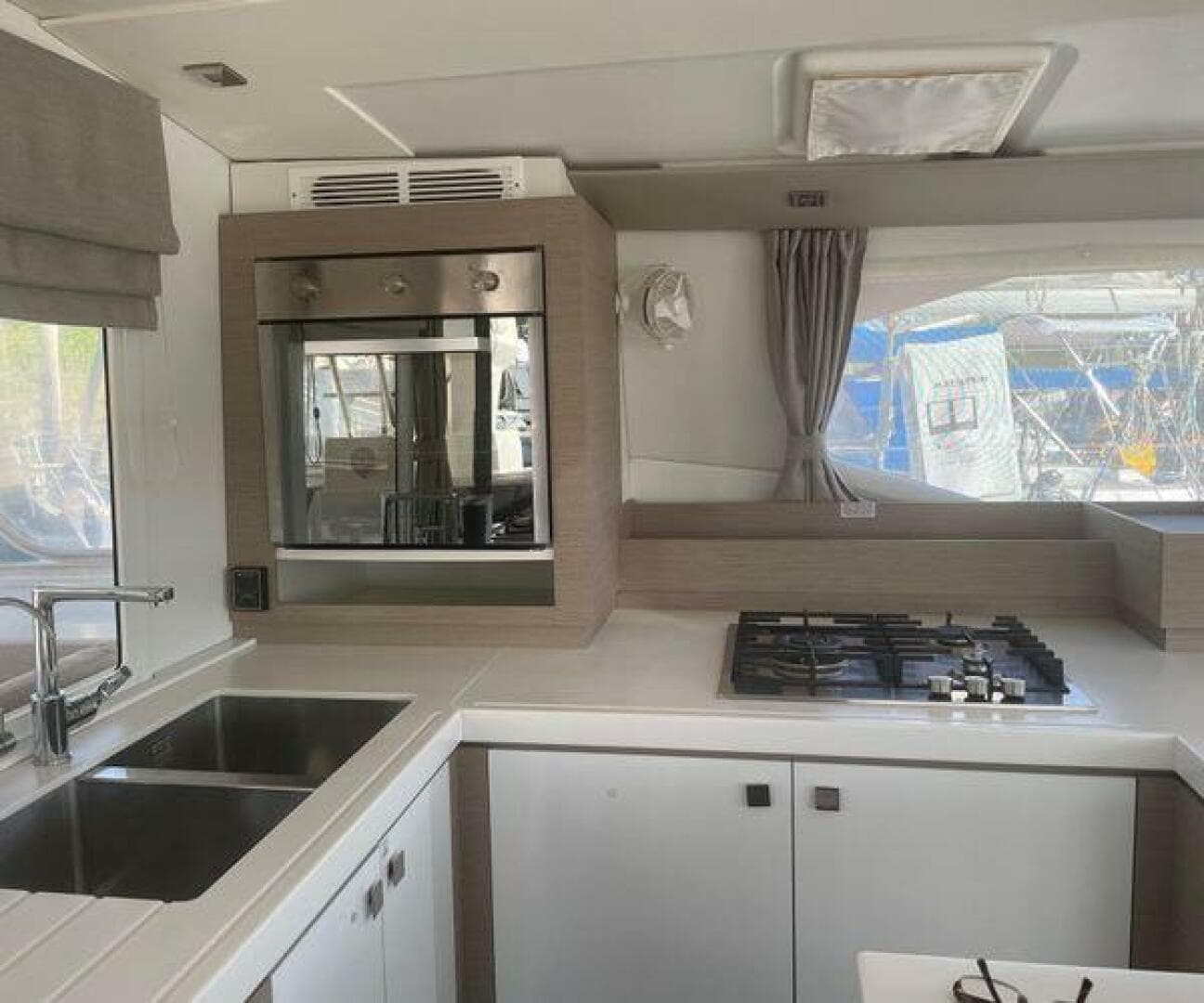 2020 Fountaine Pajot Saona 47