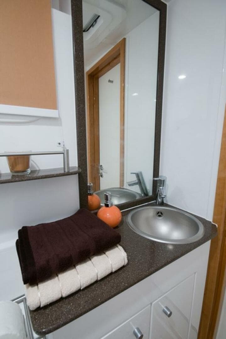 09 Head Sunreef 62 Charlotte Interior 2513 1