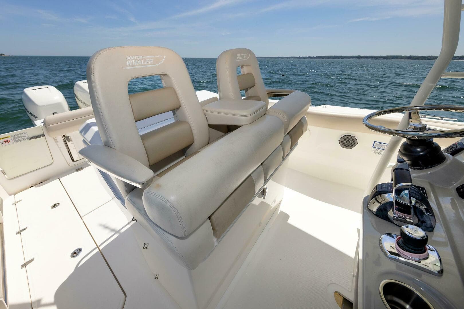 2016 Boston Whaler 330 Outrage