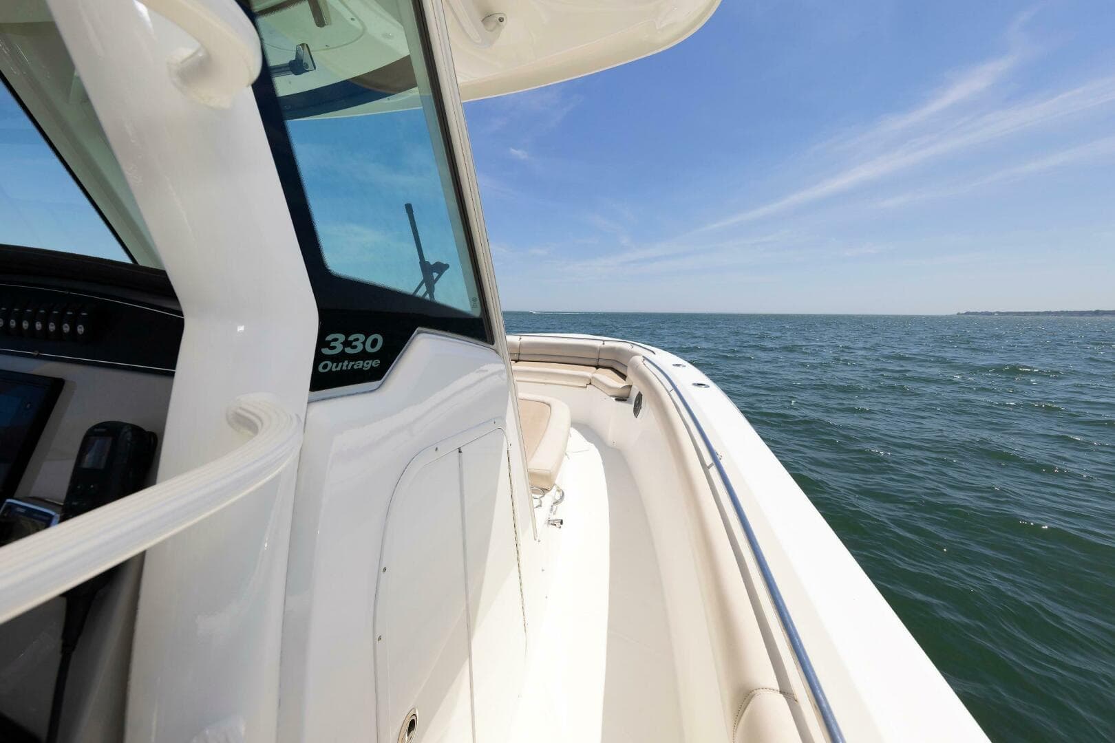 2016 Boston Whaler 330 Outrage