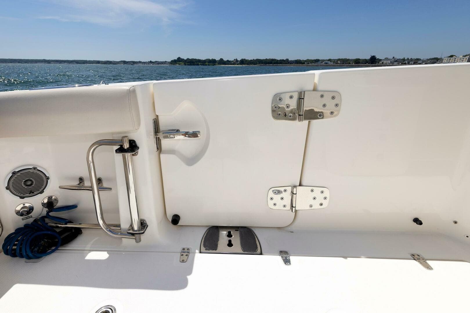 2016 Boston Whaler 330 Outrage