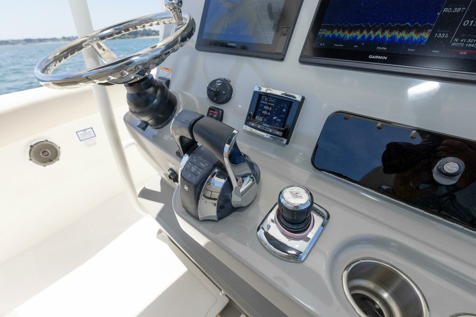 2016 Boston Whaler 330 Outrage