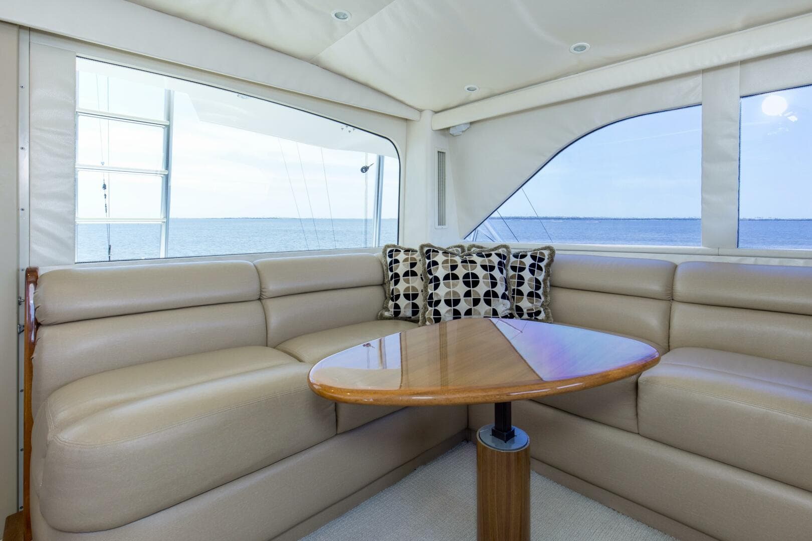 2007 64 Viking Enclosed Bridge Reel Blues Bridge (1)