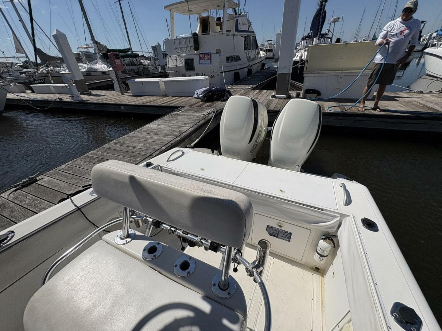 1998 Dakota 320 Open Fisherman