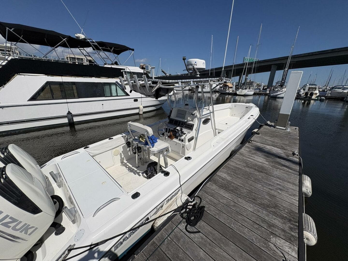 1998 Dakota 320 Open Fisherman