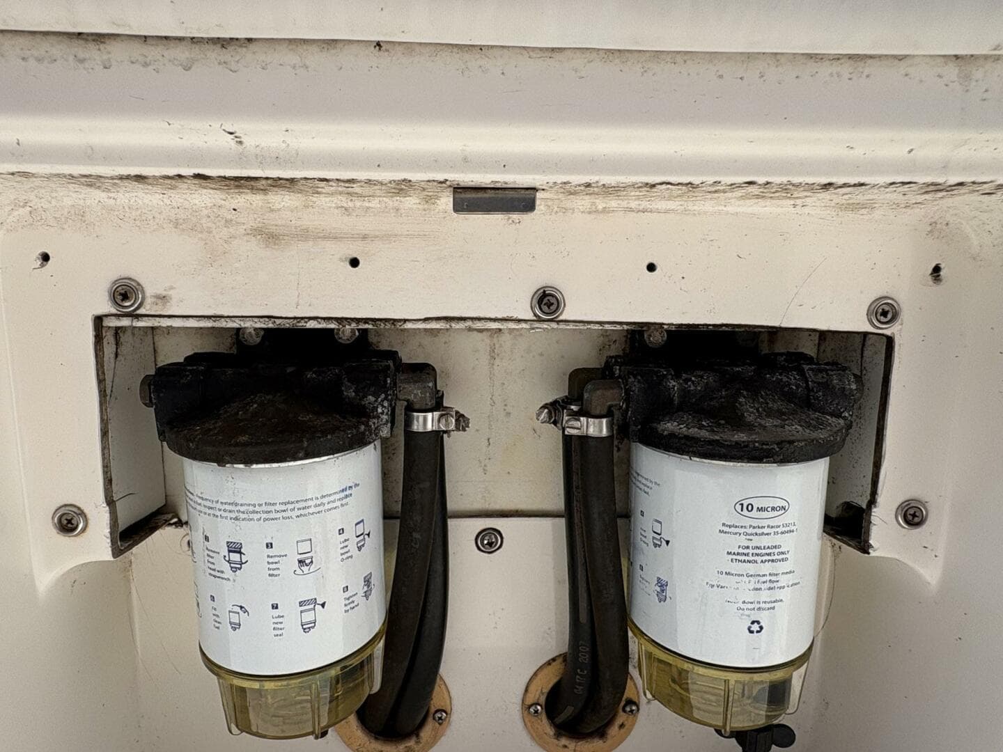 1998 Dakota 320 Open Fisherman