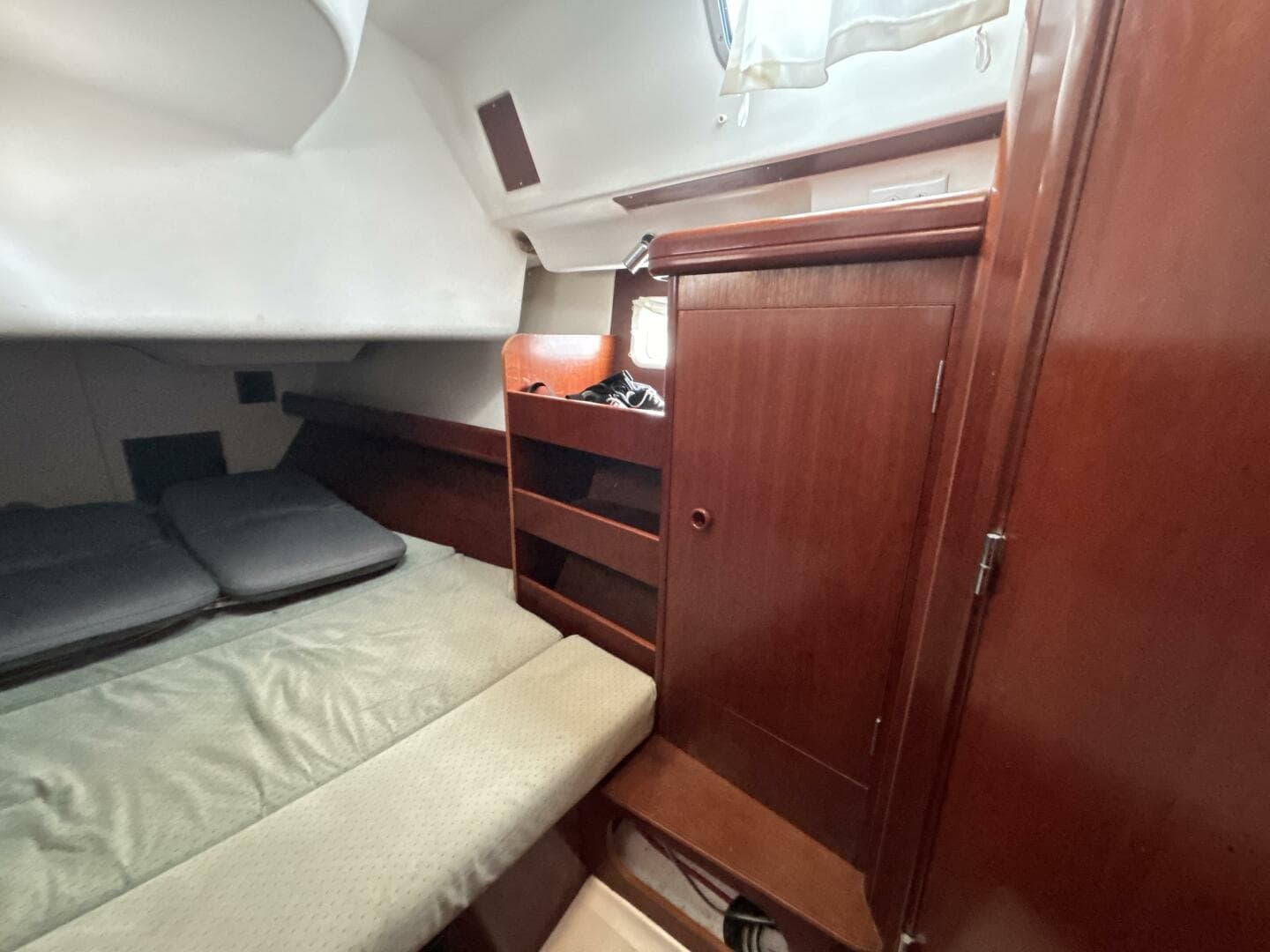 2004 Beneteau 423