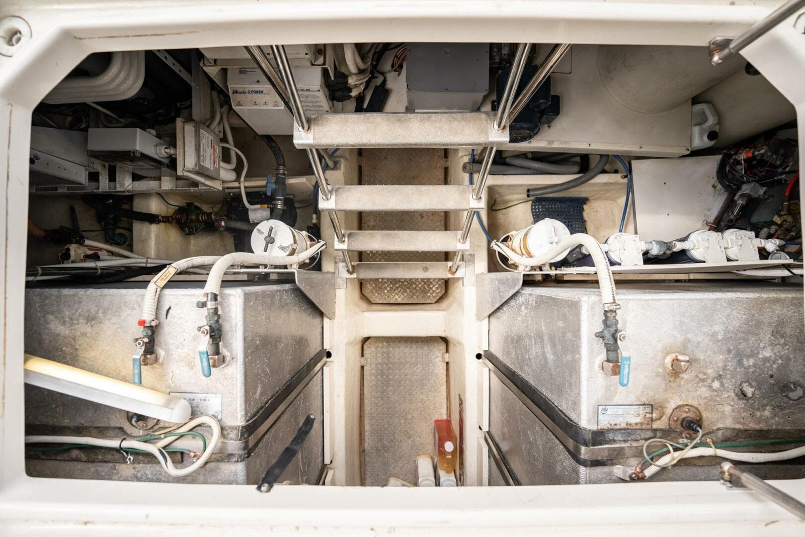 2005 Carver 56 Voyager