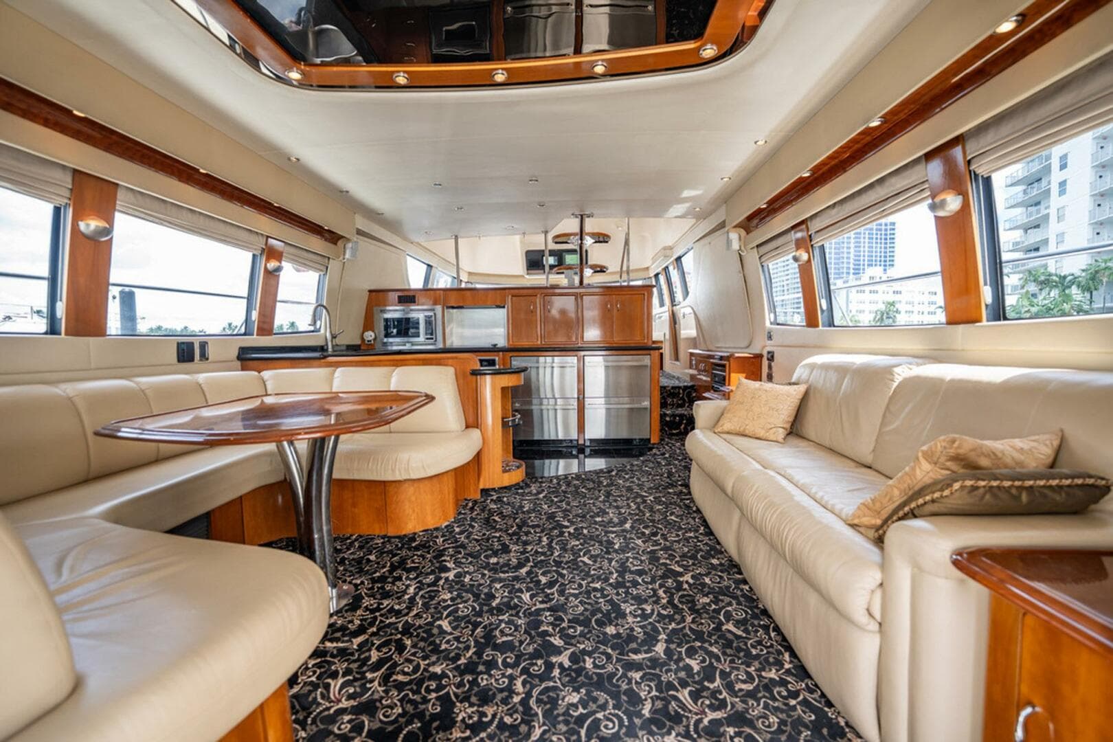 2005 Carver 56 Voyager