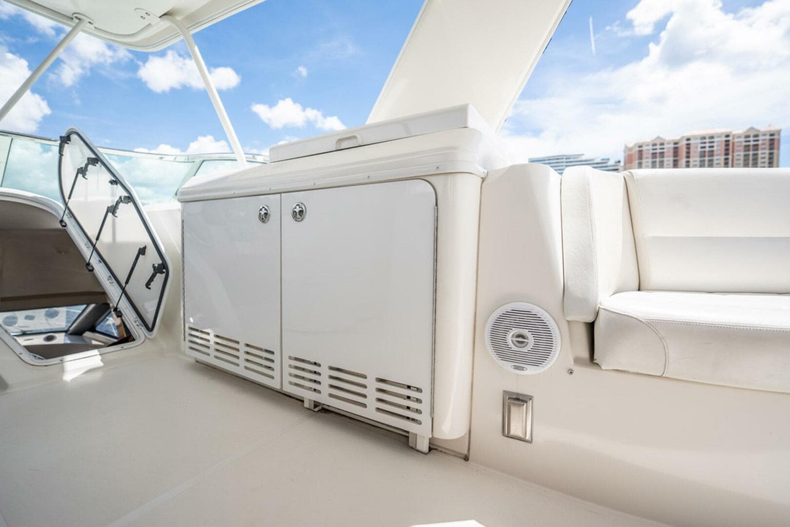 2005 Carver 56 Voyager